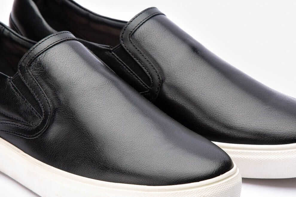 Ogas Black Slip-on Leather Sneakers